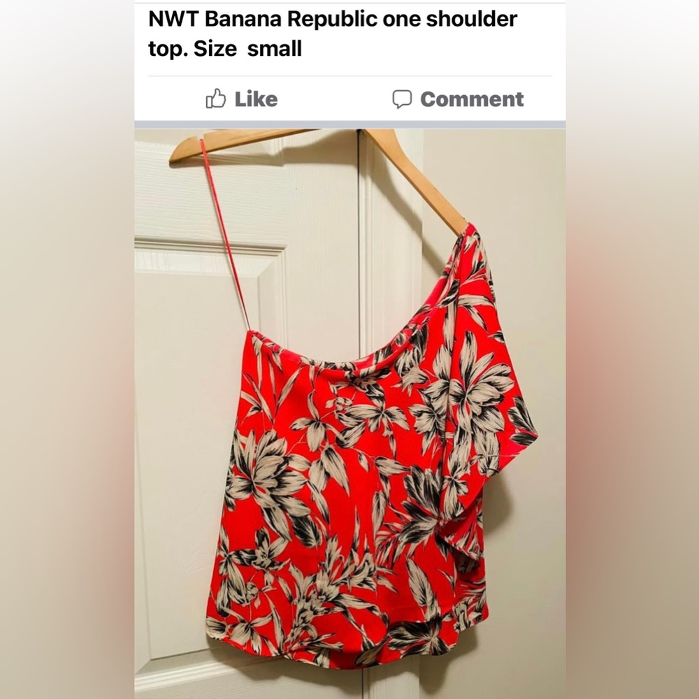Banana Republic one shoulder top. Brand new with tags. Size small